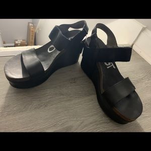OTBT sandals